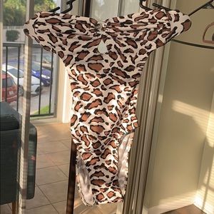 One piece strapless swimsuit